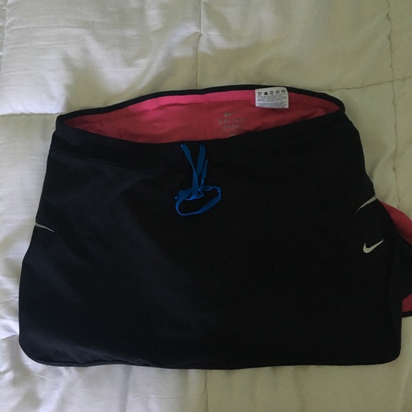 Sporty Nike Skirt - Picture 4 of 4